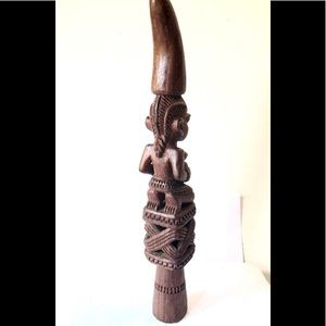 COPY - Nigerian female wooden carving